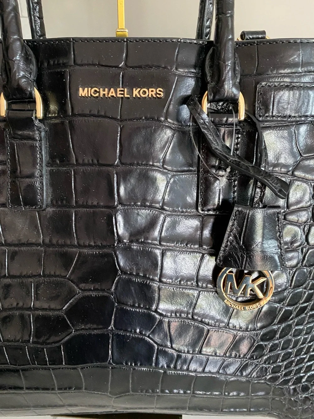🆕 MICHAEL KORS Large Dillon Tote Croc Embossed Leather Bag Black/Gold - Picture 6 of 16